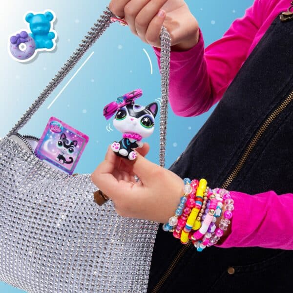 00701_LittlestPetShop_Lifestyle_SiameseStylish05